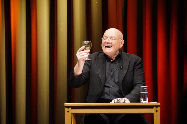 Wolfgang Böck zum Thema Wein in St. Andrä-Wördern. | Foto: Birgit Schmatz