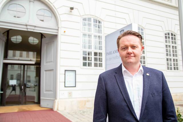 Mario Lindner (SPÖ). zeigte sich schockiert von den mutmaßlichen Verbrechen. | Foto: KK