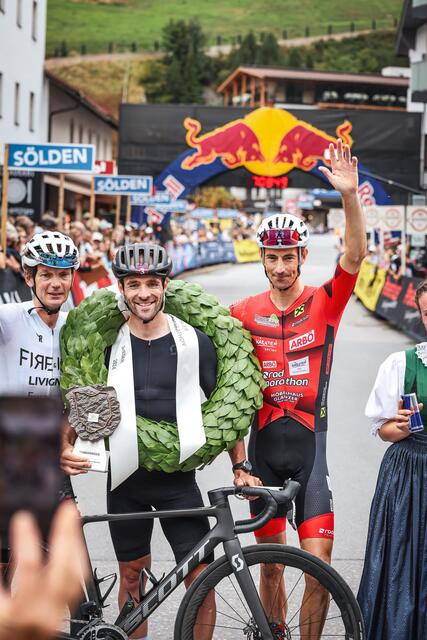 Hans-Jörg Leopold (r) musste beim Ötztalmarathon nur den 3-fachen MTB-Weltmeister Jack Burke den Vortritt lassen. 


 | Foto: Leopold/KK