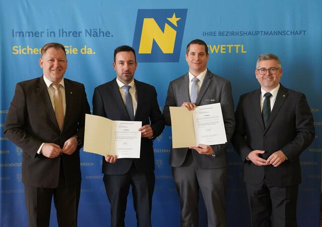 Angelobung Echsenbach: Bezirkshauptmann Markus Peham, Bürgermeister Andreas Straßer, Vizebürgermeister Christian Kletztl und Landesrat Ludwig Schleritzko (v.l.). | Foto: Evi Leutgeb