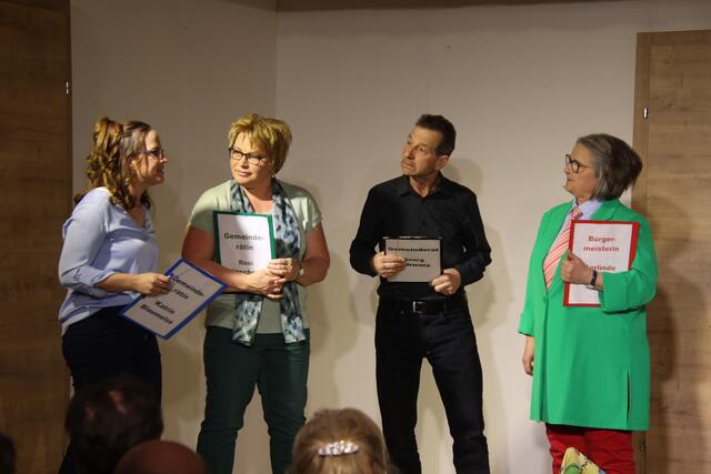Der Theaterverein Michaelbeuern inszeniert die Komödie "Die Spezialitätensauna" von Joachim Herm im Kultursaal.