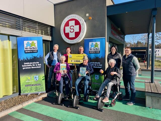 Für das Pflegekompetenzzentrum Kaindorf wurden erst kürzlich Mobilisationsgeräte angekauft.  | Foto: zVg