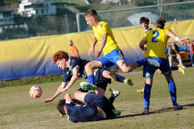 Der Eindruck täuscht! Die SPG Silz/Mötz konnte die Hürde WSG Tirol Juniors nicht nehmen. | Foto: sportszene.tirol
