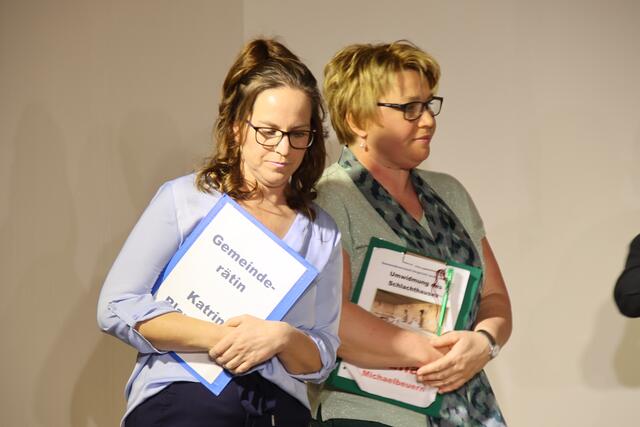 "Gemeinderätinnen": Steffi Prommegger, Roswitha Reichl.