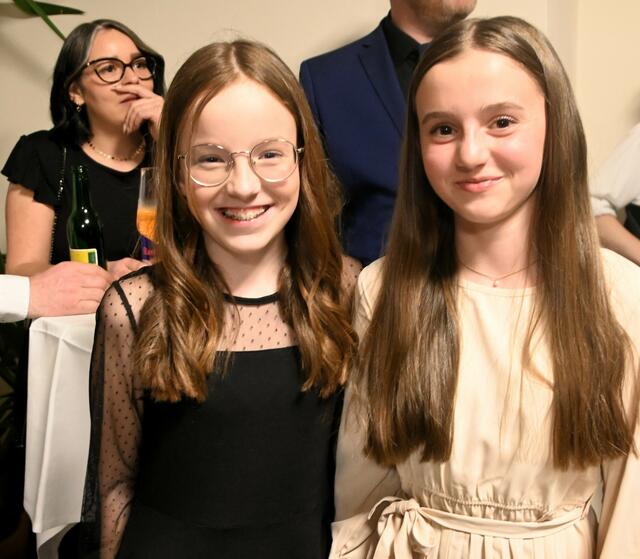 Marie (11) und Jana (13)