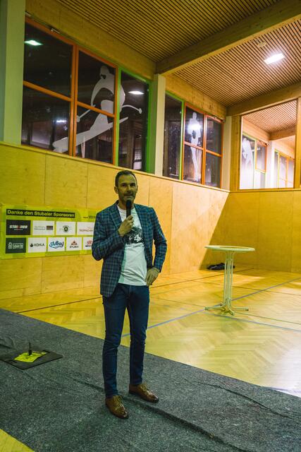 Organisiert wurde die Veranstaltung von den Raiffeisenbanken Wipptal-Stubaital Mitte mit Dir. Wolfgang Gredler | Foto: Pernsteiner