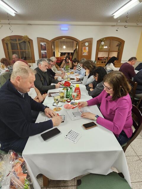Viele kamen in die Dorfstube und machten eifrig mit. | Foto: SPÖ