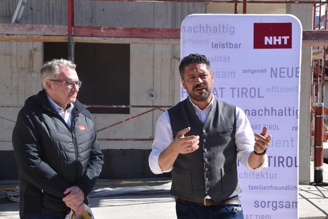 NHT-GF Johannes Tratter und Bgm. Markus Freimüller bedankten sich bei allen Beteiligten für die gute Zusammenarbeit. | Foto: Kendlbacher