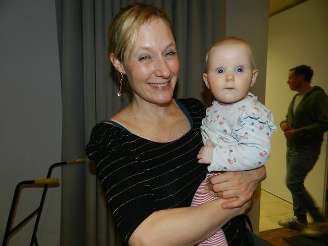 Claudia ,  Valerie Sturm Kommeb´n gern weil Claudia auch will das ihre Tochter auch hier in die musui´schule geht | Foto: Heribert Punz