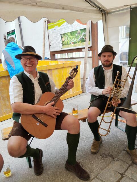 Musikanten, spielts auf!