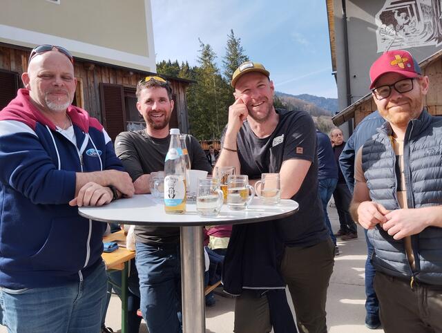 Gmiatli zusammenstehn und übers Leben nachdenken