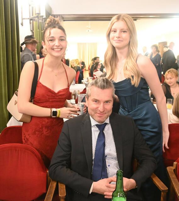 Emma und Martin Schratter mit Jana Schweiger
