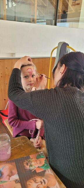 Kinderschminken | Foto: Herbert Traisch 