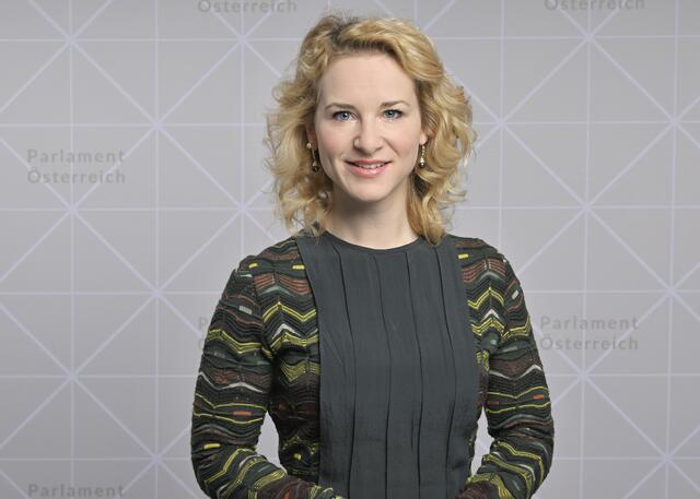 Neue Frauenministerin Eva-Maria Holzleitner, SPÖ. | Foto: Parlamentsdirektion/Johannes Zinner