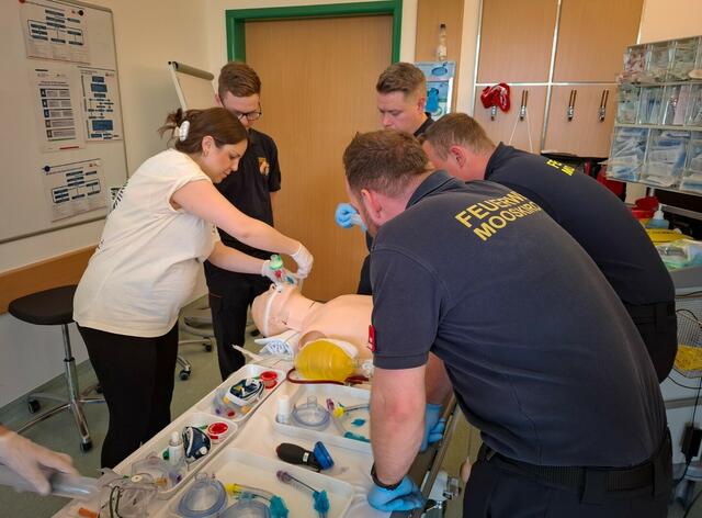 Ein hochprofessionelles KAGes-Team schult verschiedenste Einsatzgruppen. | Foto: FF Mooskirchen