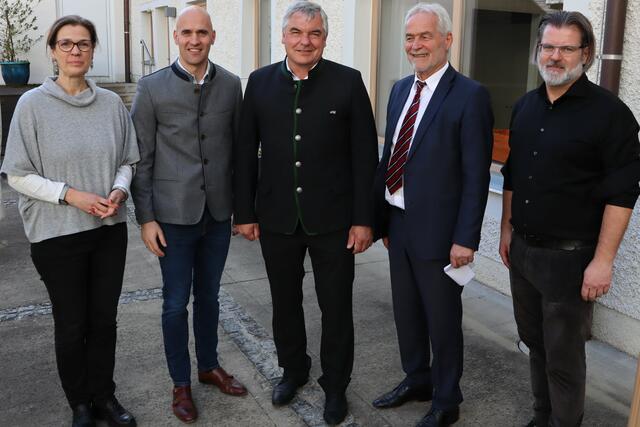 Ina Ledinski, Friedrich Scheer, Karl Bohnstingl, Günter Farmer, Thomas Stoimaier (v.l.) nach der Auszählung der Stimmen | Foto: Gerhard Langmann