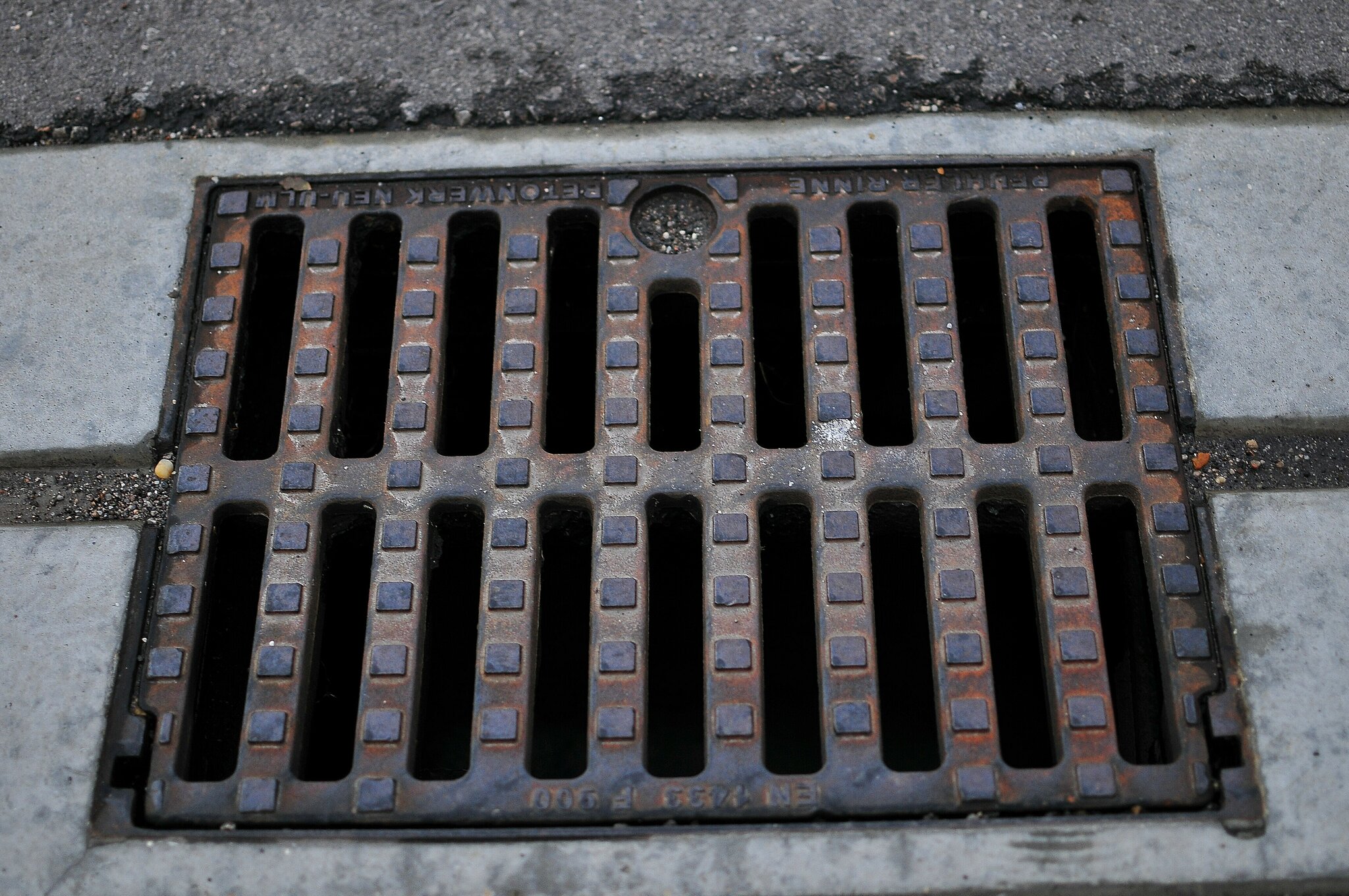 Accident in Vienna: Worker killed by manhole cover in shaft - | Liesing