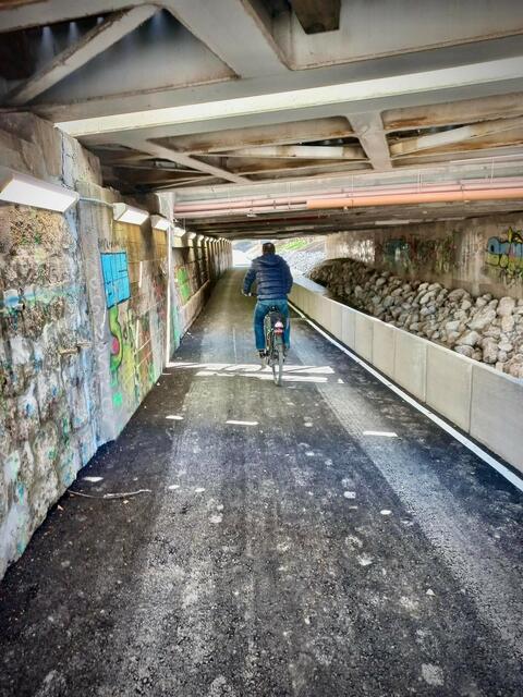 Die Unterführung am Liesingbach, die unter die Triester Straße führt, ist ab sofort wieder geöffnet. | Foto: BV23/Esther Genitheim