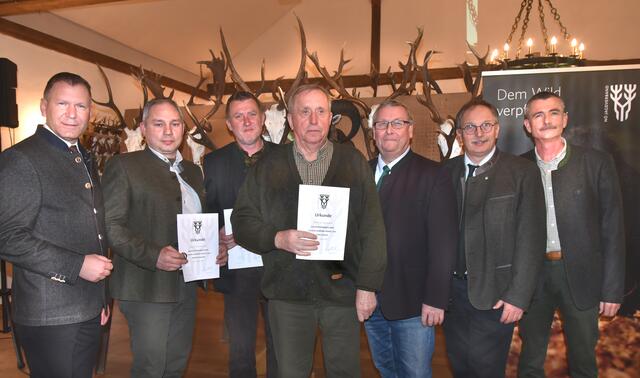 Ehrung Jagdschützenabzeichnung Gold | Foto: Herbert Schleich