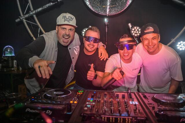 DJ-Team Two Kinx und Dj Team 2 Tonic
Mc Rudy, DJ Walter, DJ Sali und DJ Shany | Foto: Zaim Softic