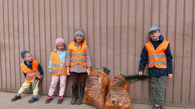 In Perschling sind mehr als 30 Säcke Müll zusammengekommen.  | Foto: Schildberger