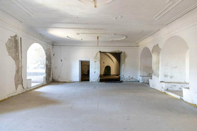 Der Rittersaal mit angrenzendem Gastraum wird ab 2026 für Hochzeiten und festliche Anlässe zur Verfügung stehen. | Foto: Peter Leiter