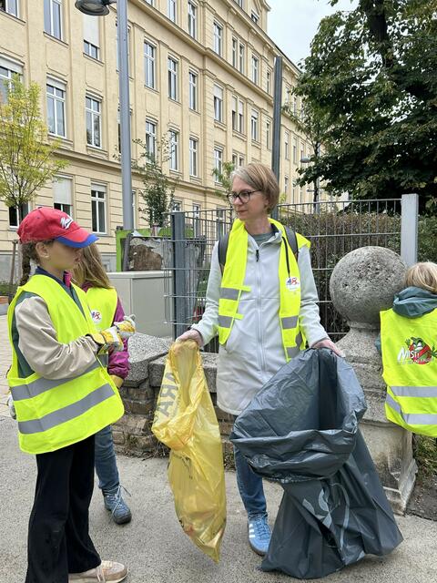 Penzing geht mit gutem Beispiel voraus und startet Aufräumaktionen im April. | Foto: BV14