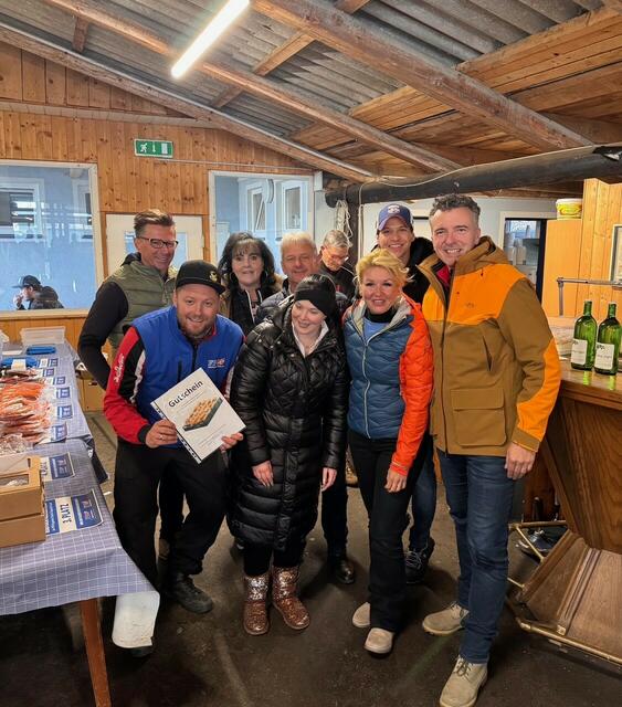 Im Rahmen des Eisstockturniers gab es zahlreiche tolle Preise zu gewinnen. | Foto: Freiheitliche Klagenfurt-Stadt