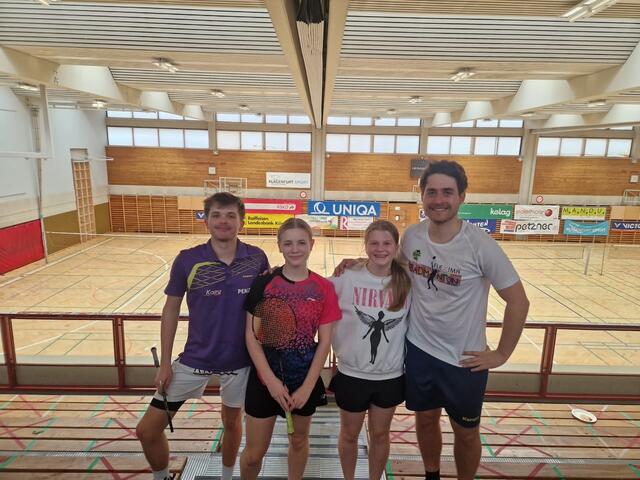 Die Sportlerinnen und Sportler des ASKÖ Badminton Wolfsberg: Mathias Linzer, Lilly Steinlechner, Dana Woger-Sorger und Julian Schaller (v. l.) | Foto: Privat