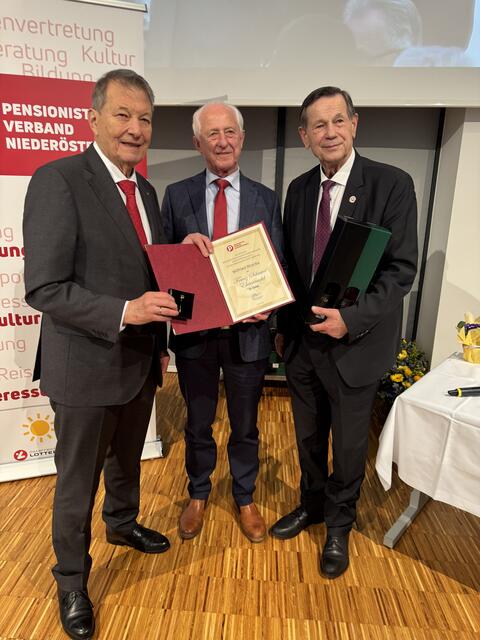 Verbandspräsident Dr. Peter Kostelka, Wilfried Brocks, Landespräsident Prof. Dr. Hannes Bauer (v.l.). | Foto: PVÖ Zwettl