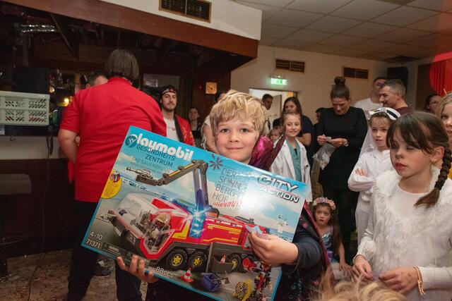 Für strahlende Kinderaugen sorgten die Tombola. | Foto: Fotografie Kaiser