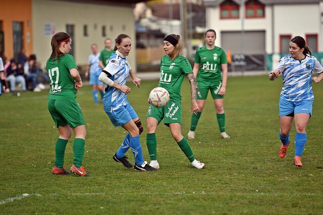 Gertrud Sensoy (lichtblaues Trikot) erzielte alle 4 Treffer | Foto: Navratil Thomas