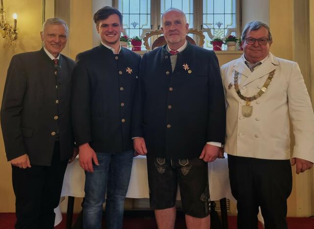 Innungsmeister Helmut Karl, Fleischermeister Robert Hutzinger, Fleischermeister Jakob Steinberger und Landtagsabgeordneter Josef Schöchl | Foto: Paul Karl