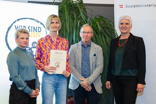 Personalmanagement-Leiterin Heike Scheumann, Mitarbeiterin Claudia Huber, Behindertenvertrauensperson Frank Kupfner und Angelika Alp-Hoskowetz, Leiterin des Sozialministeriumservice, Landesstelle Tirol (v.l.). | Foto: INN.PULS/Bernhard Schösser