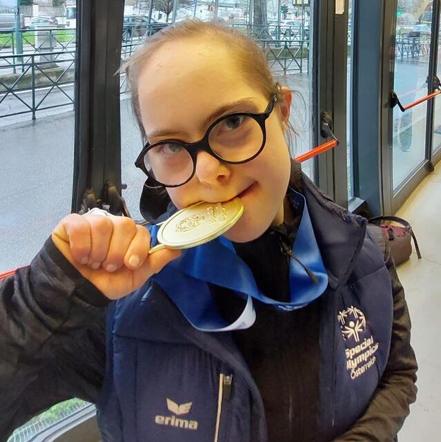 Ein Erfolg, der besonders süß schmeckt: Dana Schatz holte bei den World Winter Games die Goldmedaille.