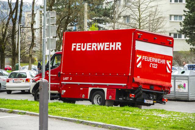 Einsatz der Feuerwehren im Olympischen Dorf. | Foto: zeitungsfoto.at