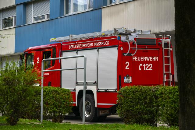Einsatz der Feuerwehren im Olympischen Dorf. | Foto: zeitungsfoto.at
