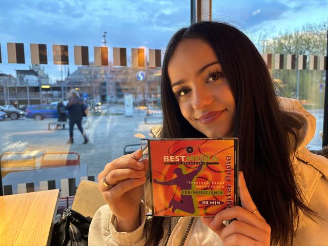 Chiara Sterz ist ein aufstrebendes Gesangstalent und völlig am Boden geblieben.  | Foto: Rebekka Maria Sadiki-Peckary