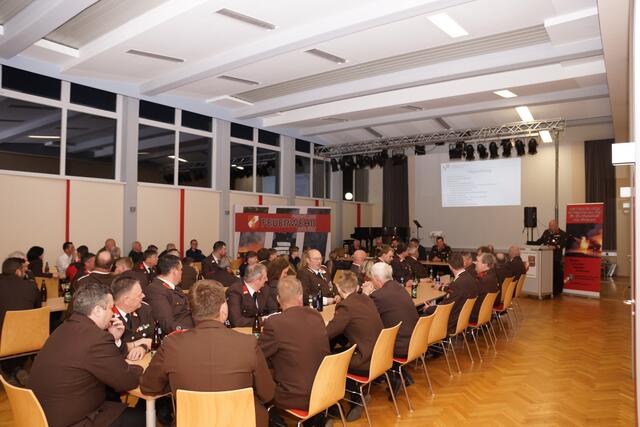 HBI Gernot Neumann blickte auf ein erfolgreiches Jahr voller Einsatz und Engagement zurück. | Foto: Feuerwehr Eisenerz