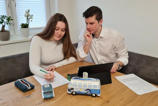 Sophie und Lukas Furchtlehner achten auf ihre Finanzen 

Foto FMZ
