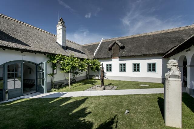 Blick in den Innenhof des Haydn Geburtshaus Rohrau, Schauplatz zahlreicher Konzerte der Klassik-Konzertreihe „Haydnregion Niederösterreich“. | Foto: Lukas Lorenz