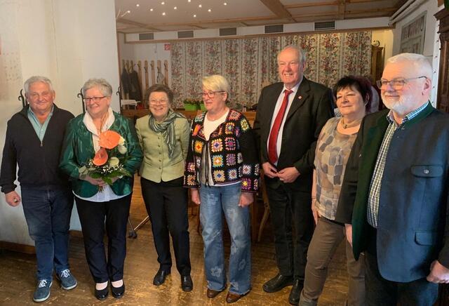 Der Vereinsvorstand: Johann Rosegger, Brigitte Kaltenbrunner, Viktoria Kogalin, Monika Geiregger, Stefan Teveli, Monika Terler, Franz Fraiss.  | Foto: PV Stanz
