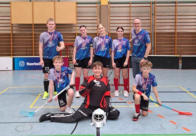 Das U14-Team kürte sich mit allen gewonnenen Spielen zum oberösterreichischen Floorball-Landesmeister. | Foto: SU Floorball Bad Ischl