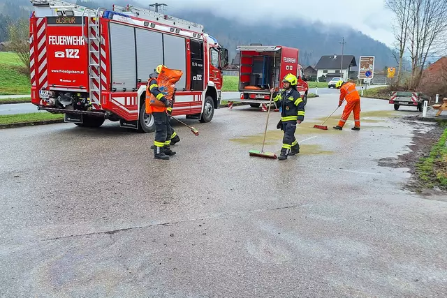 Die Ölspur in Bad Goisern wurde beseitigt. | Foto: FF Bad Goisern