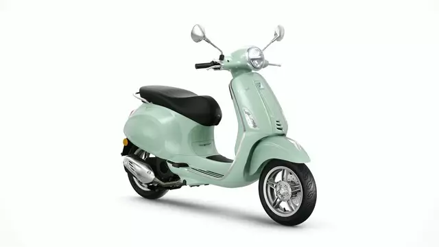 Vespa Primavera 50 ab € 3.999,- 
