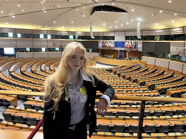 Die 17-jährige Kirchbergerin Ella Rass erhielt die Gelegenheit, an YEYS 2025 (Your Europe, Your Say) in Brüssel teilzunehmen. | Foto: Ella Rass