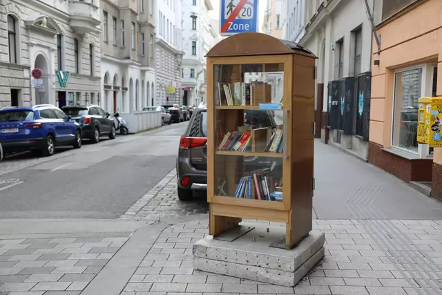Seit drei Jahren gibt es den offenen Bücherschrank am Hugo-Bettauer-Platz. | Foto: privat