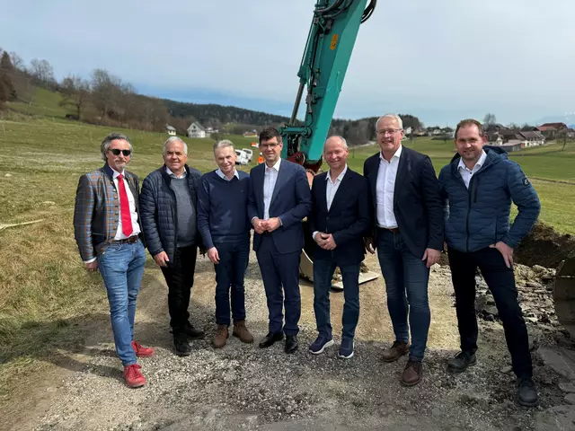 Helmut Meidl, Siegfried Nagele, Bürgermeister Ferdinand Vouk, Landeshauptmann Stellvertreter Martin Gruber, Landtagsabgeordneter Robert Köfer, Michael Ramusch und Christian Zechner (von links) | Foto: Büro LHStv. Gruber/Gamper