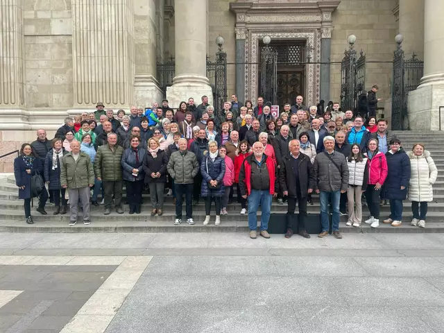 Eine große Anzahl an Mitreisenden gab es beim gemeinsamen Ausflug der drei Projektpartnergemeinden nach Budapest. | Foto: Bernhard Herics