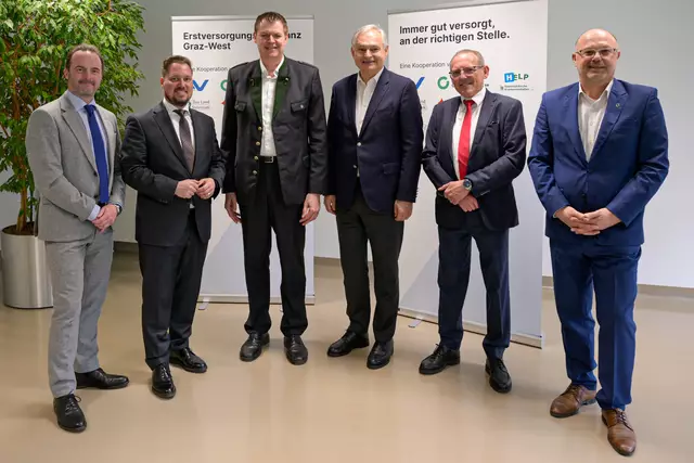 Gute Stimmung bei der Eröffnung: AUVA-Generaldirektor Alexander Bernart, FPÖ-Klubobmann Marco Triller, KAGes-Finanzvorstand Ulf Drabek, KAGes-Vorstandsvorsitzender Gerhard Stark, Vorsitzender des Landesstellenausschusses der AUVA Gunther Riedlsperger und Josef Harb, Vorsitzender ÖGK Steiermark.
  | Foto:  R.Reichhart
